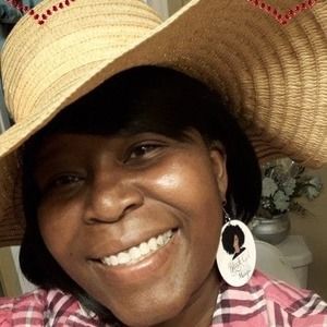 Meet your Posher, Kay Dee